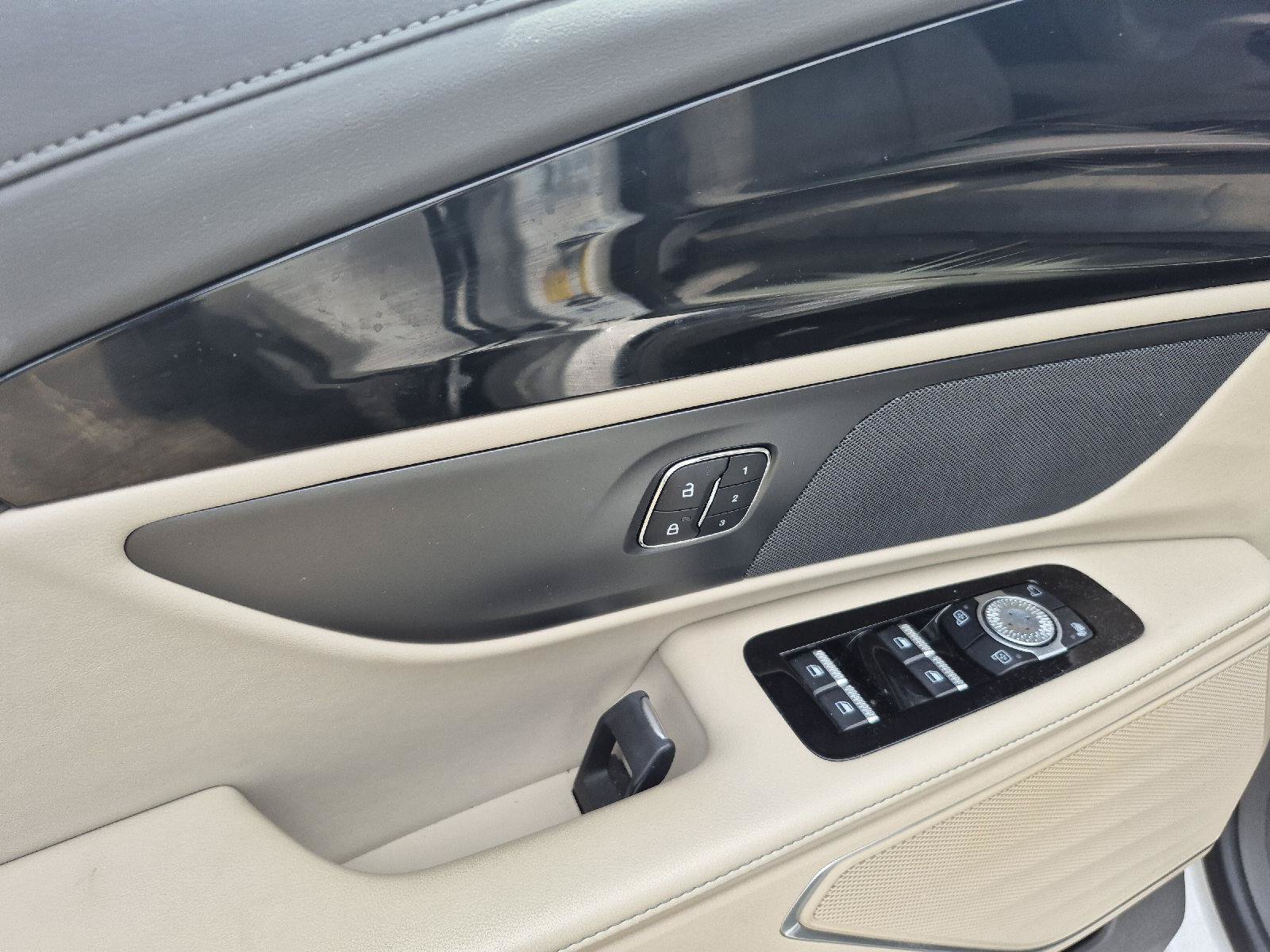 Used 2024 Lincoln Nautilus Premier AWD/4WD image 3