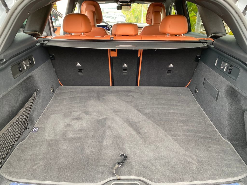 Used 2024 Mercedes-Benz GLC 300 4MATIC image 29