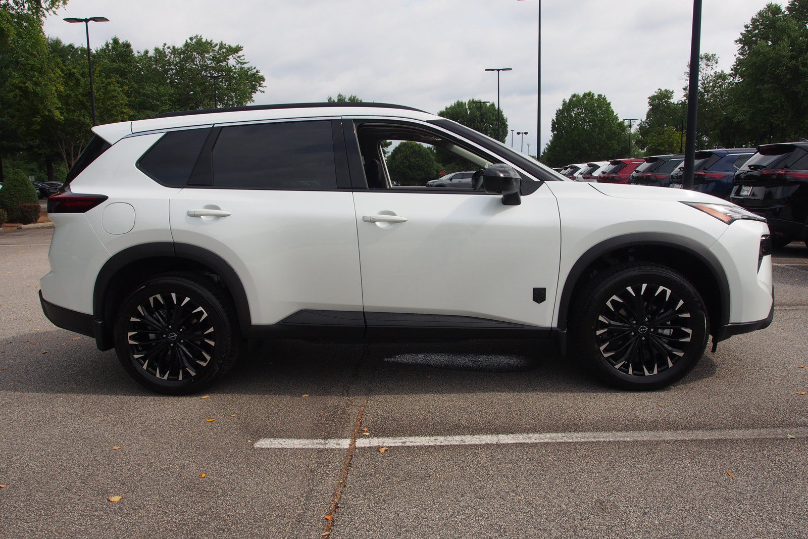 New 2026 Nissan Rogue Dark Armor FWD image 8