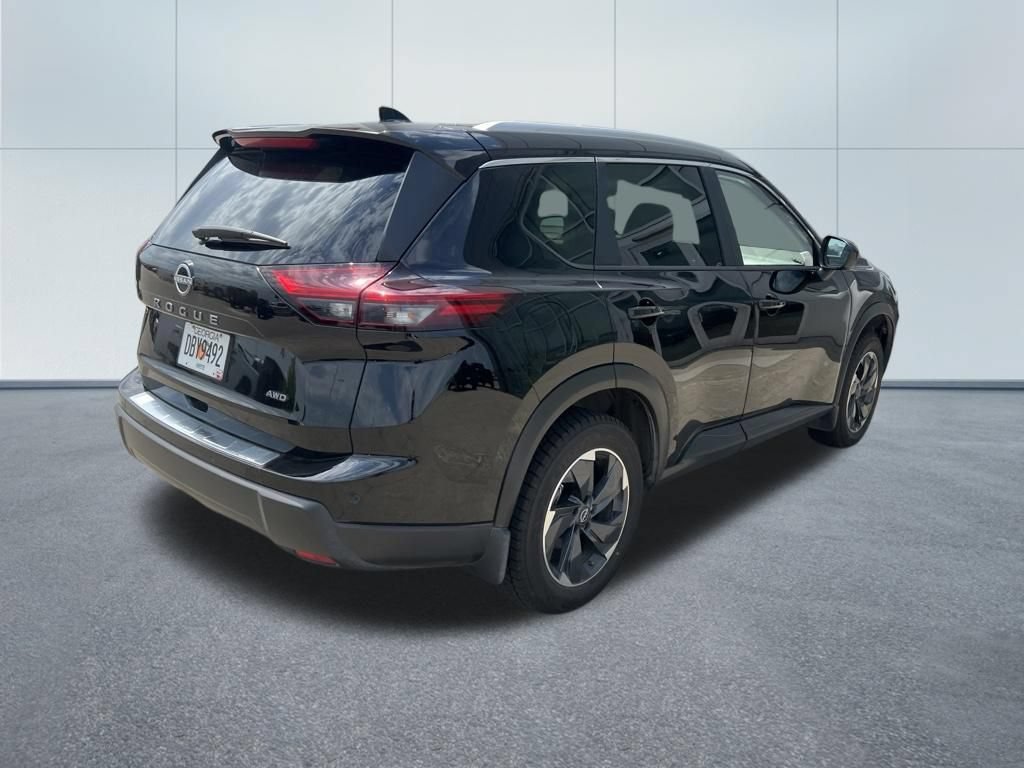 Used 2025 Nissan Rogue SV w/ SV Premium Package AWD/4WD image 3