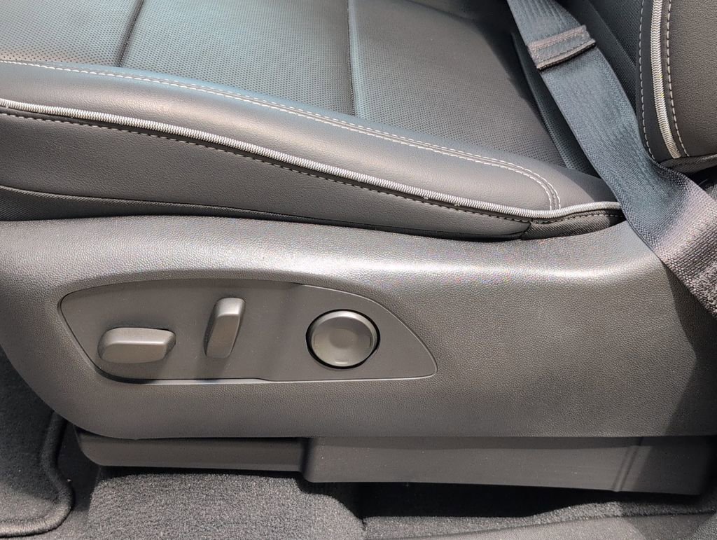 New 2025 Chevrolet Silverado EV LT AWD/4WD image 14