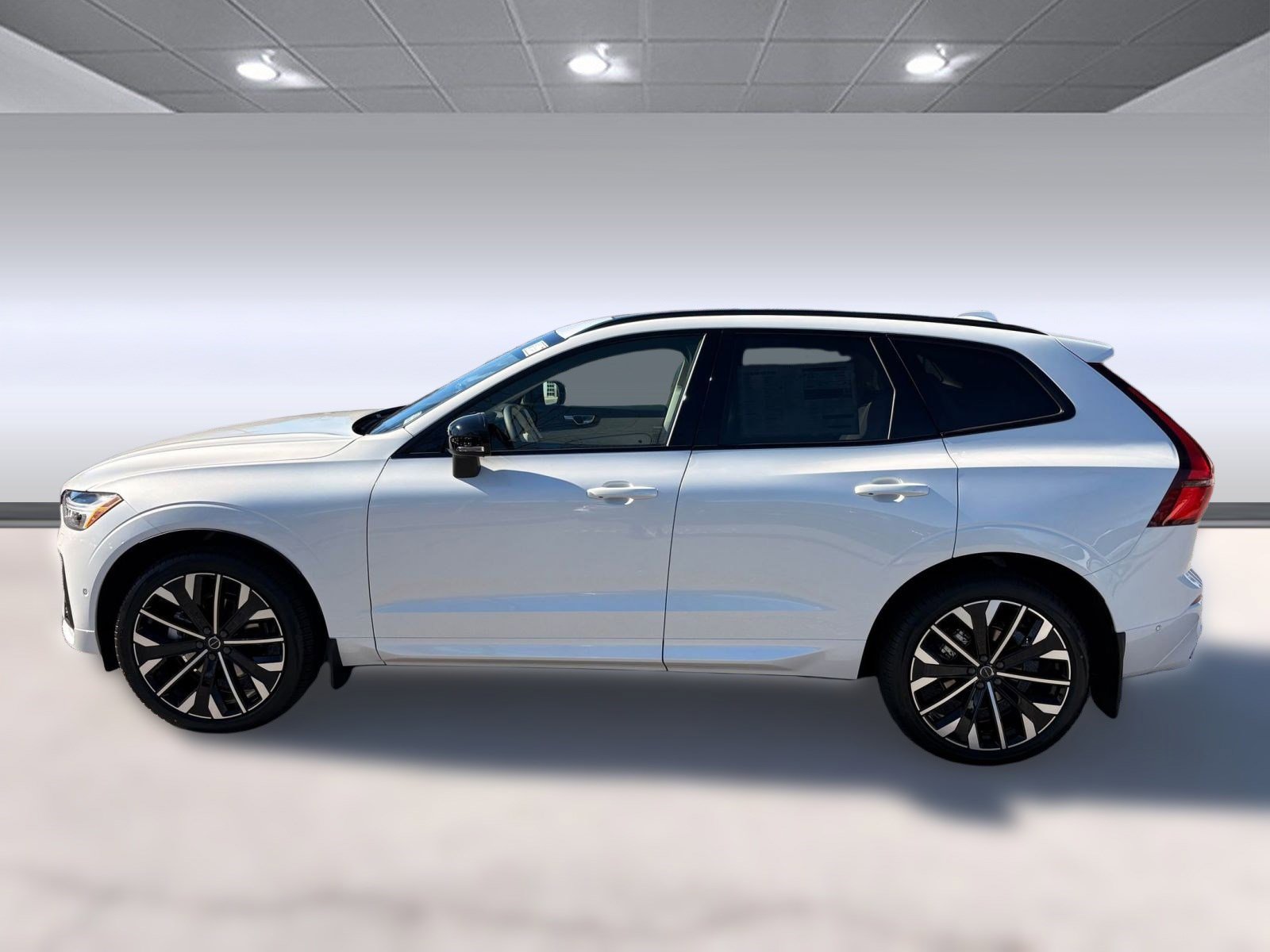 New 2026 Volvo XC60 B5 Ultra w/ Climate Package image 2