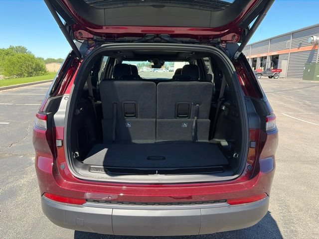 New 2026 Jeep Grand Cherokee L Limited w/ Limited Altitude Package AWD/4WD image 5