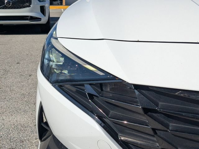 Used 2021 Hyundai Elantra Limited image 13