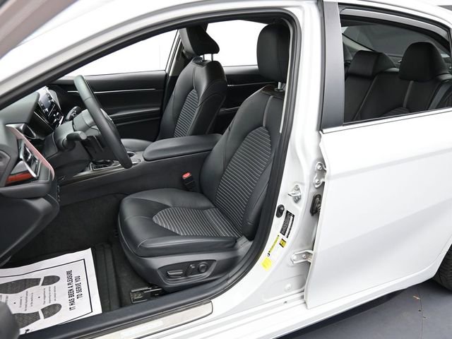 Used 2024 Toyota Camry SE w/ Convenience Package image 10