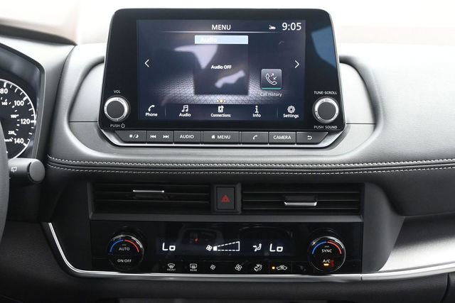 Used 2023 Nissan Rogue SV FWD image 27