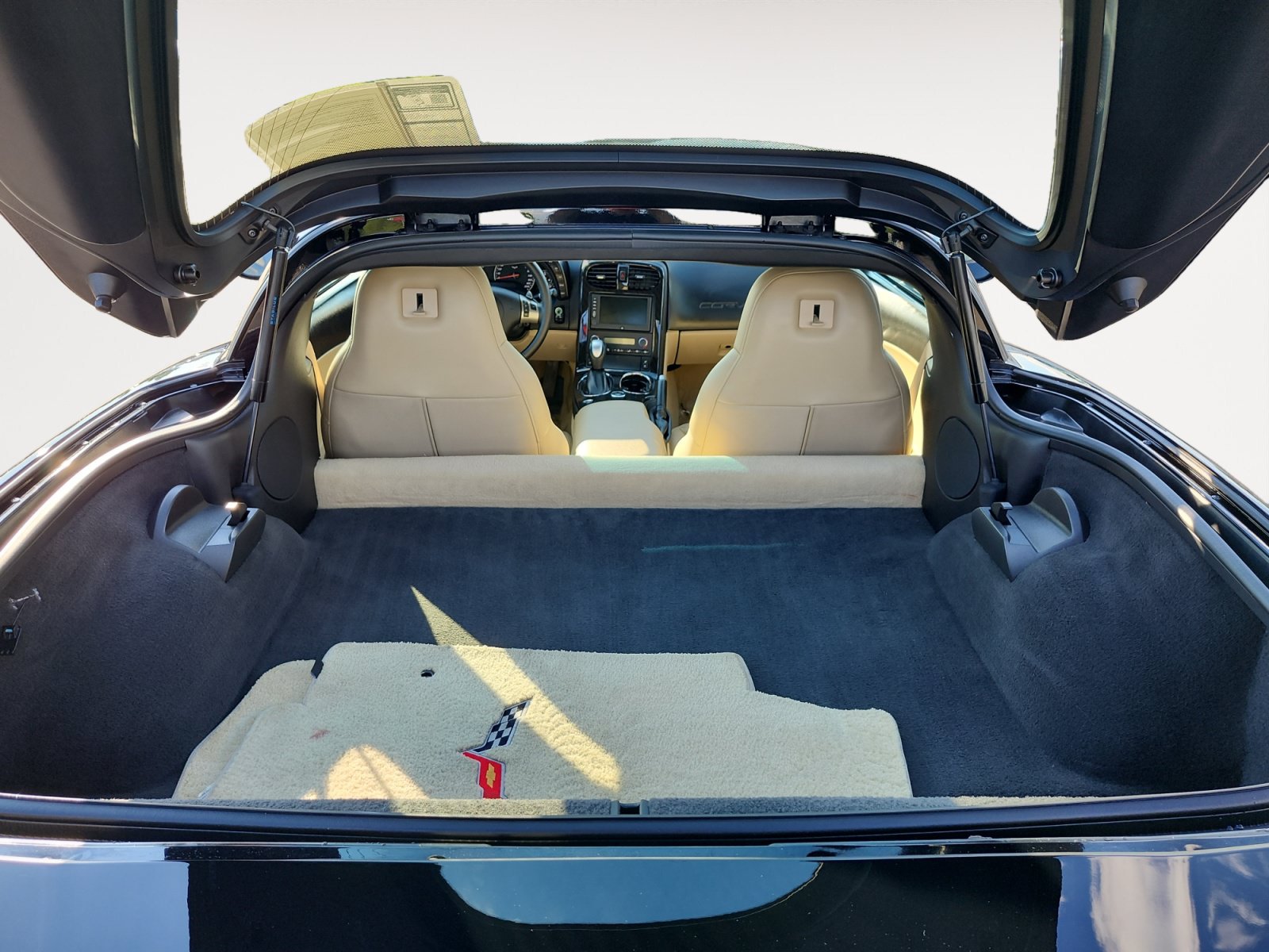 Used 2011 Chevrolet Corvette Grand Sport w/ Preferred Equipment Group RWD image 15