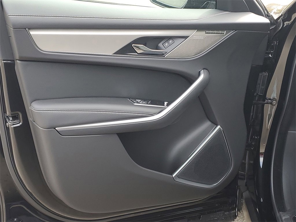 New 2026 Jaguar F-PACE R-Dynamic S image 9