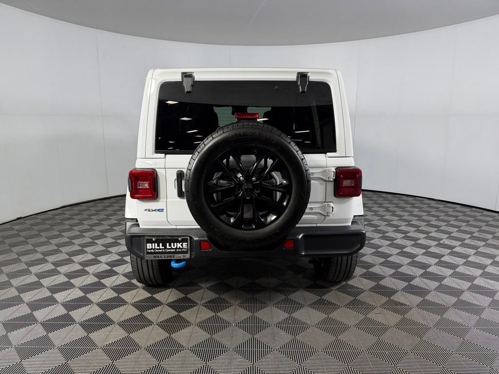 Used 2024 Jeep Wrangler Unlimited Sahara AWD/4WD image 8