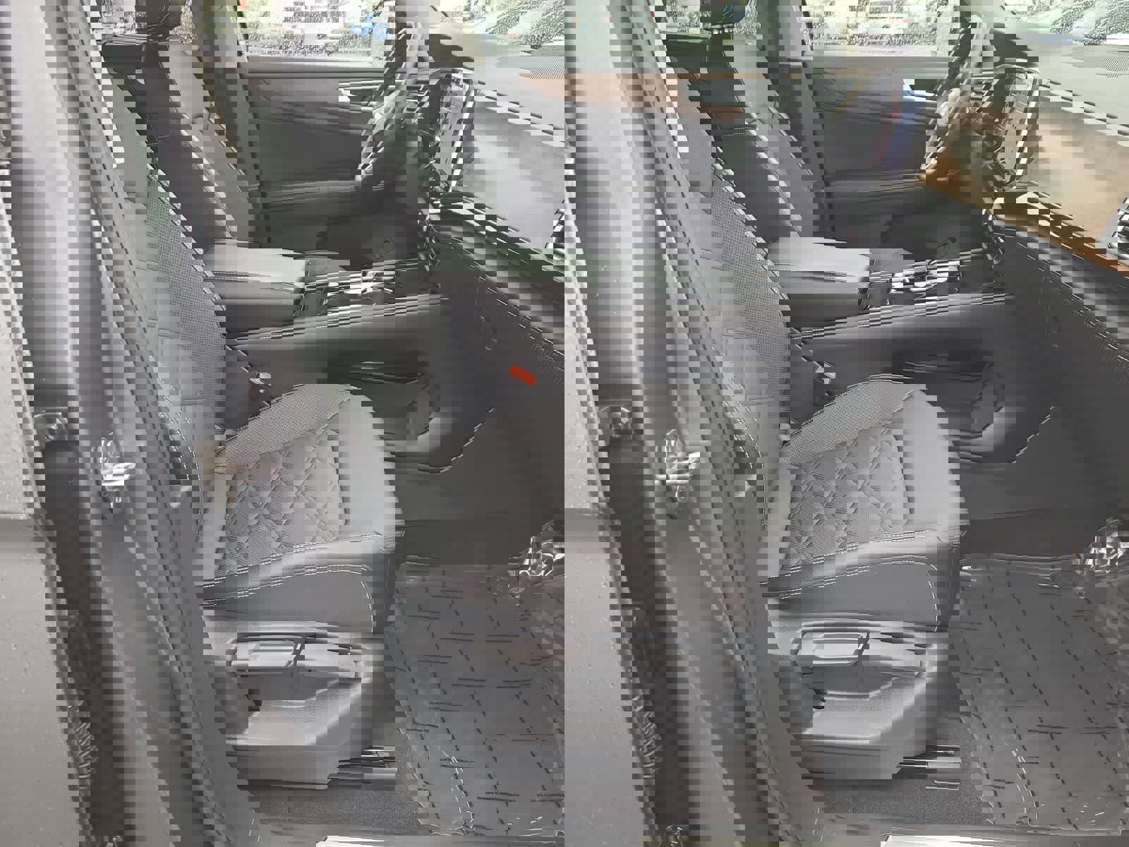 Used 2024 Volkswagen Atlas SE image 22