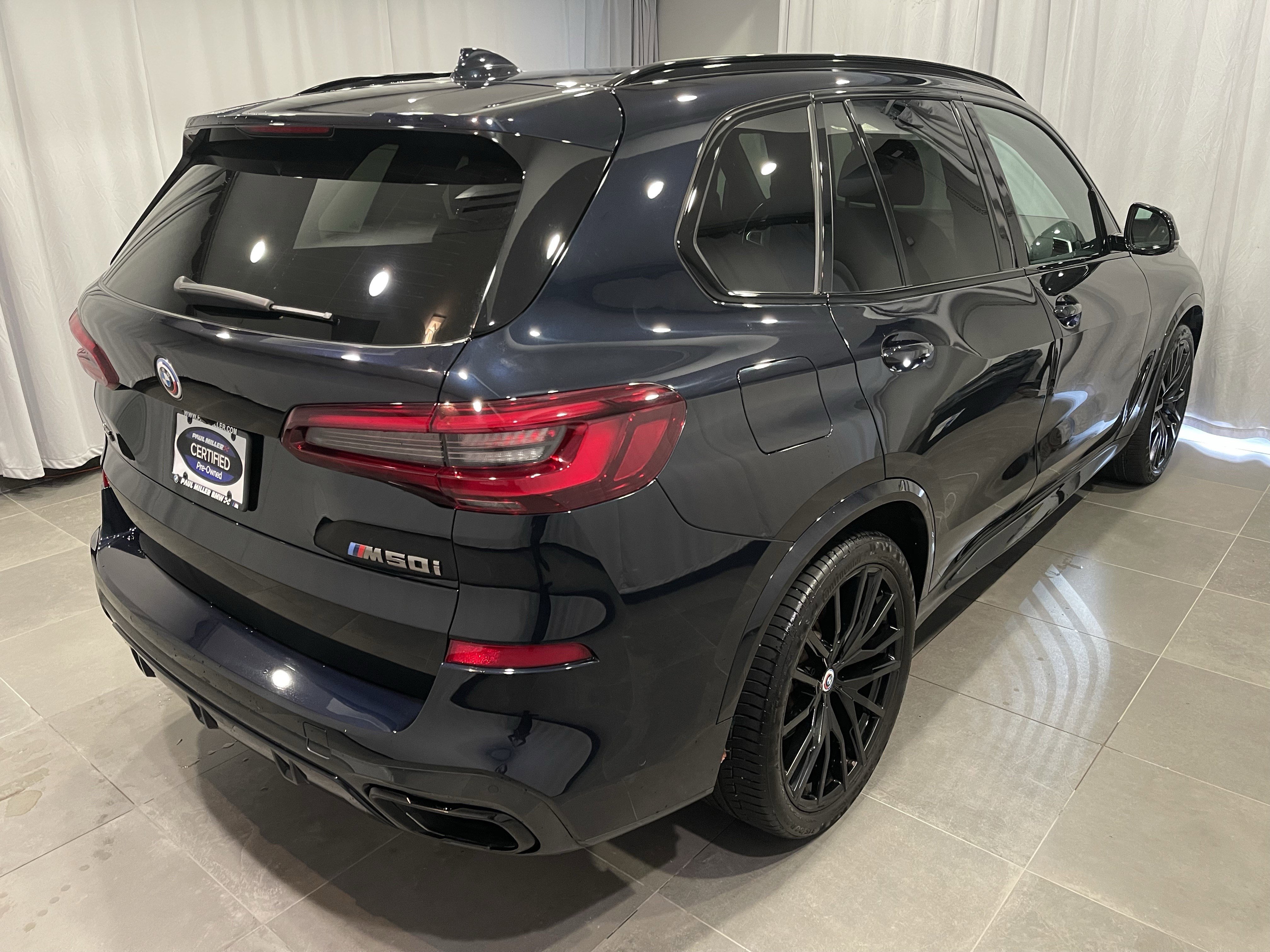 Used 2022 BMW X5 M50i w/ Premium Package image 7