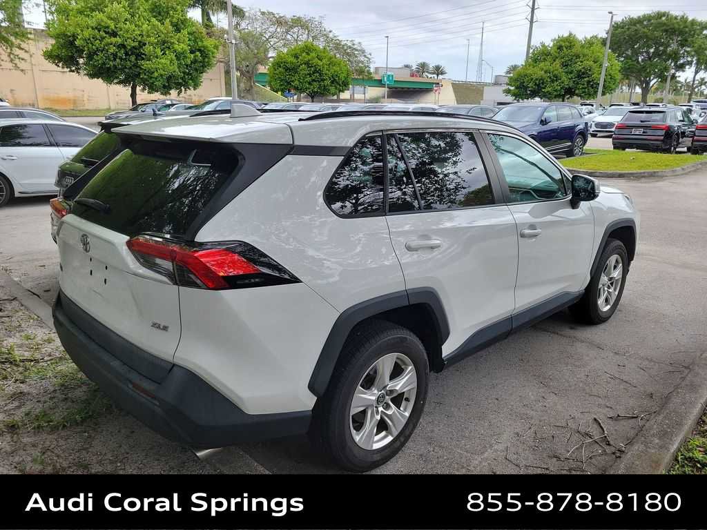 Used 2021 Toyota RAV4 XLE w/ Convenience Package FWD image 13