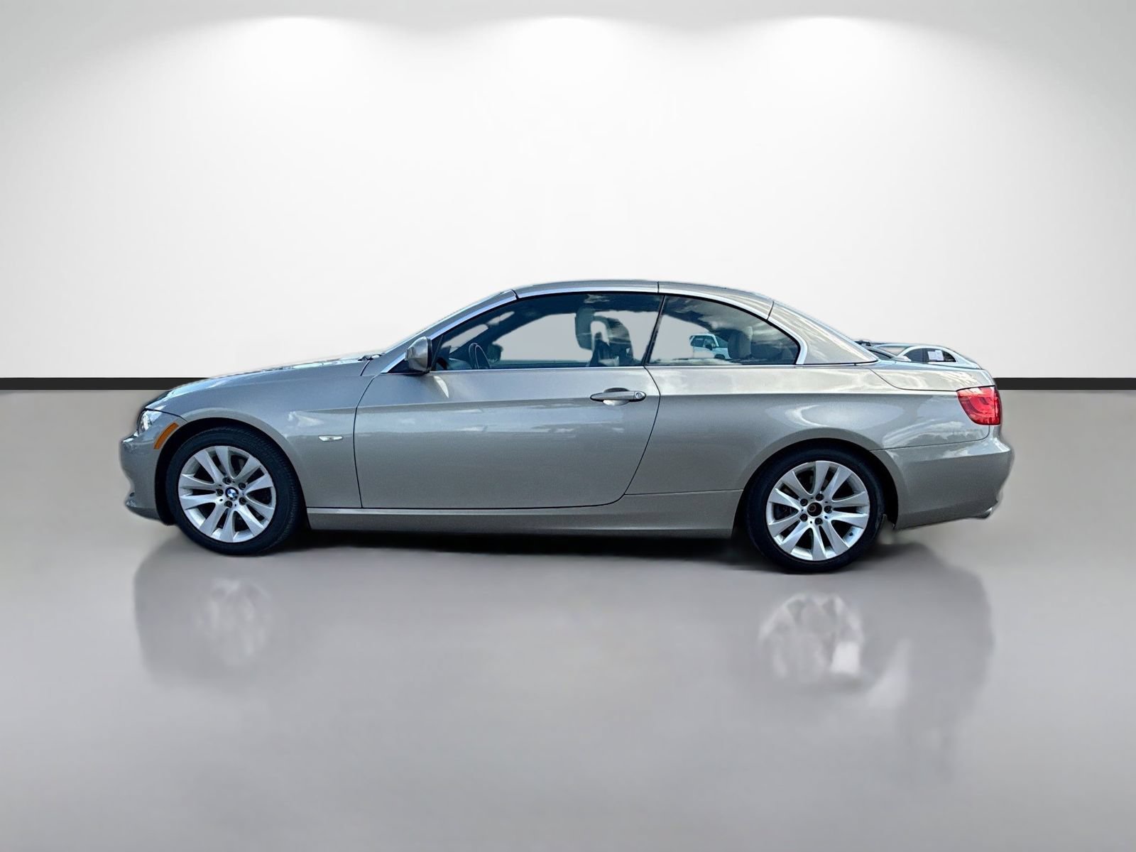 Used 2011 BMW 328i Convertible RWD image 6