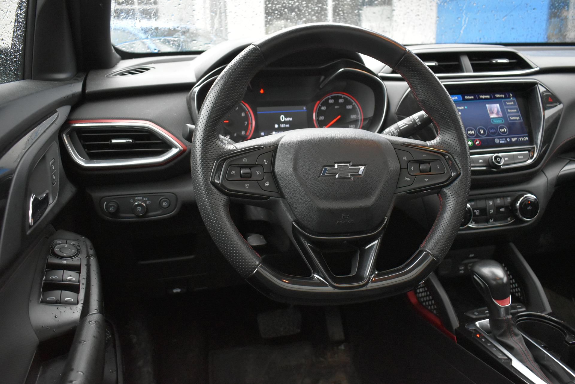 Used 2022 Chevrolet TrailBlazer RS w/ Sun and Liftgate Package image 13