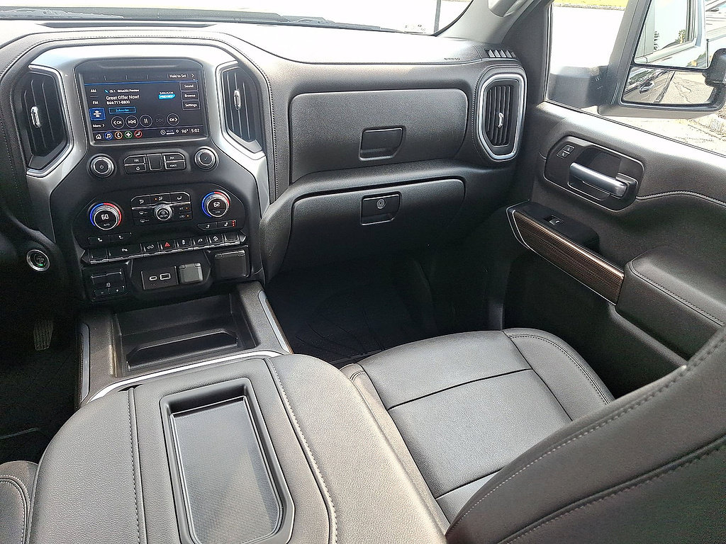 Used 2022 Chevrolet Silverado 2500 LT w/ Midnight Edition AWD/4WD image 11