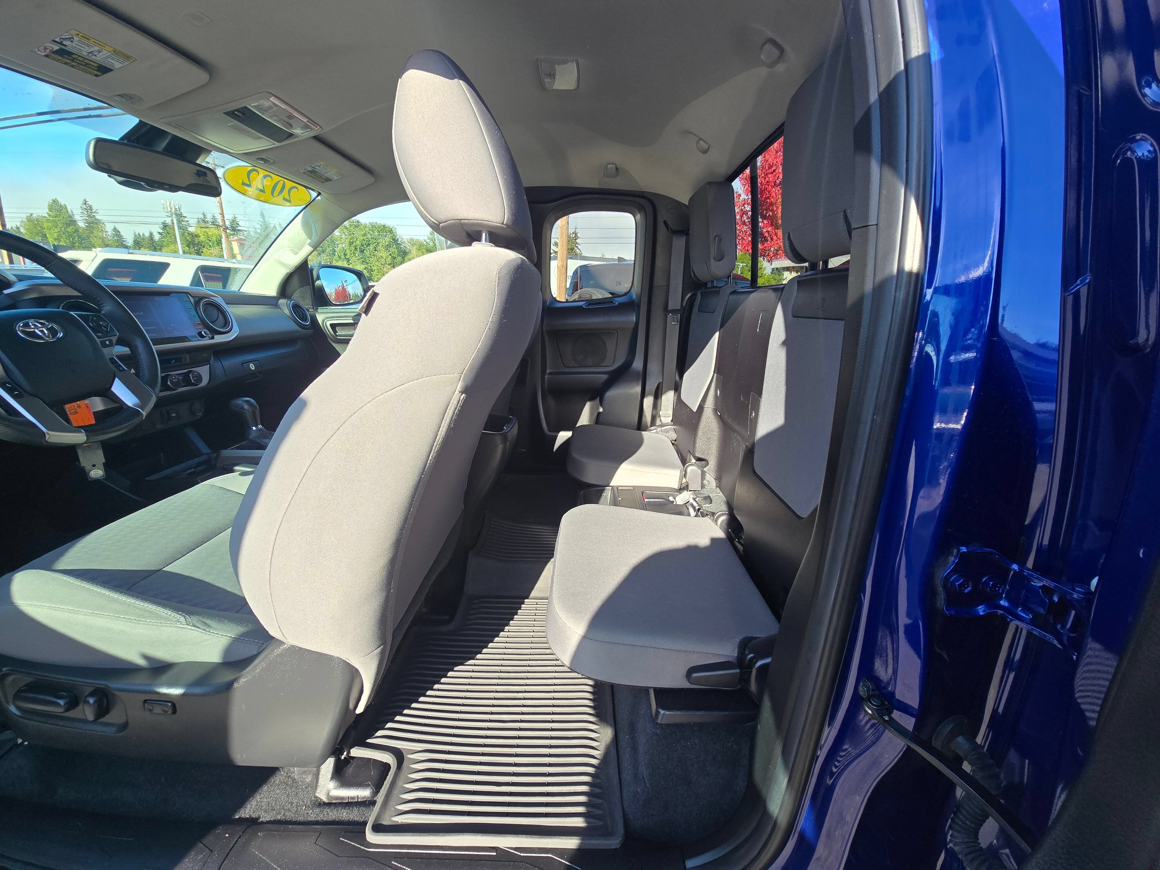 Used 2022 Toyota Tacoma SR5 w/ Black Out Package (TMS) AWD/4WD image 15