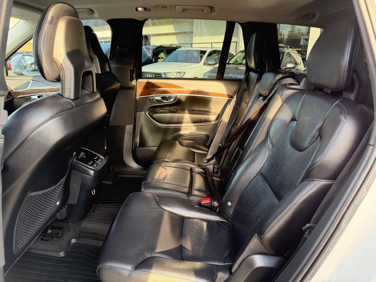 Used 2018 Volvo XC90 T6 Momentum w/ Convenience Package image 30