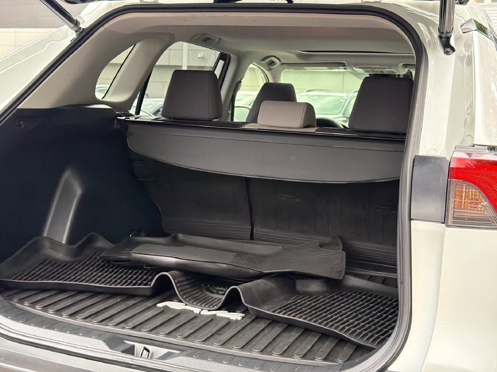 Used 2021 Toyota RAV4 XLE w/ Convenience Package AWD/4WD image 8