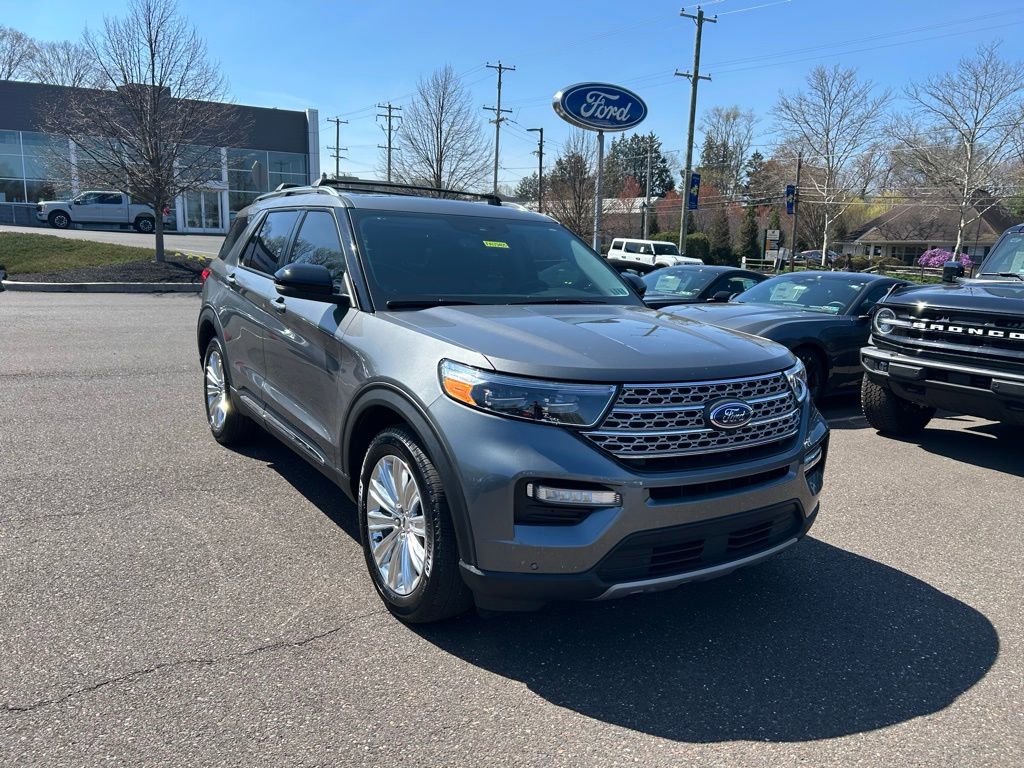Certified 2023 Ford Explorer Limited w/ Limited Technology Package image 3