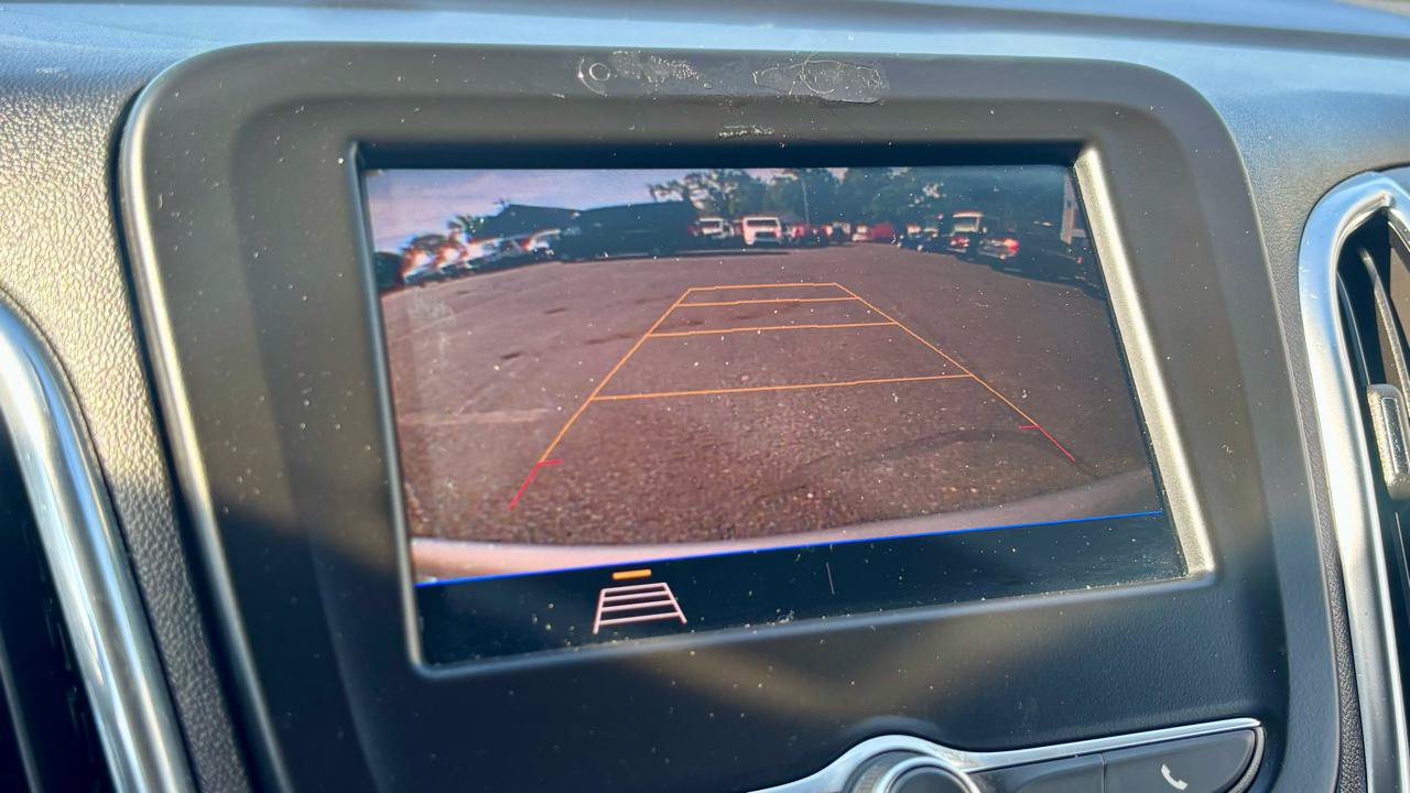 Used 2021 Chevrolet Equinox LT w/ Driver Convenience Package FWD image 24