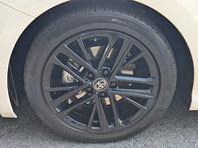 Used 2025 Toyota Camry SE image 11