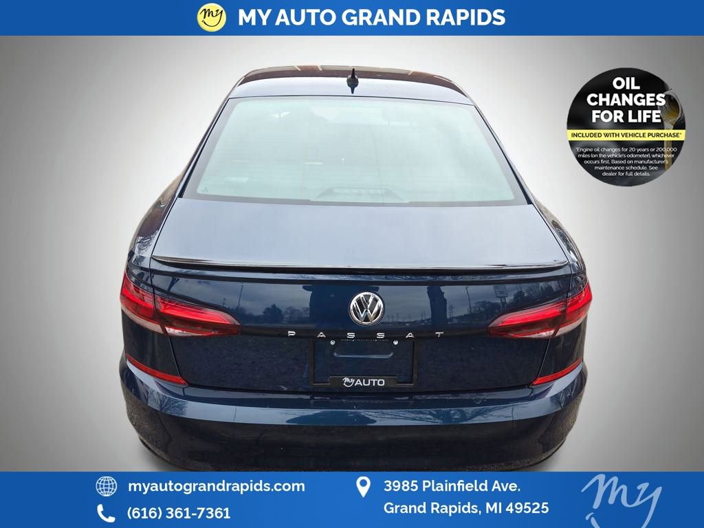 Used 2021 Volkswagen Passat 2.0T R-Line image 6