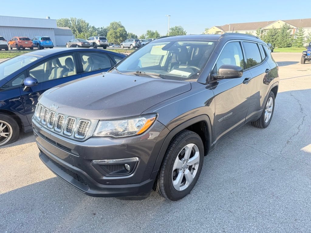 Used 2018 Jeep Compass Latitude FWD image 1