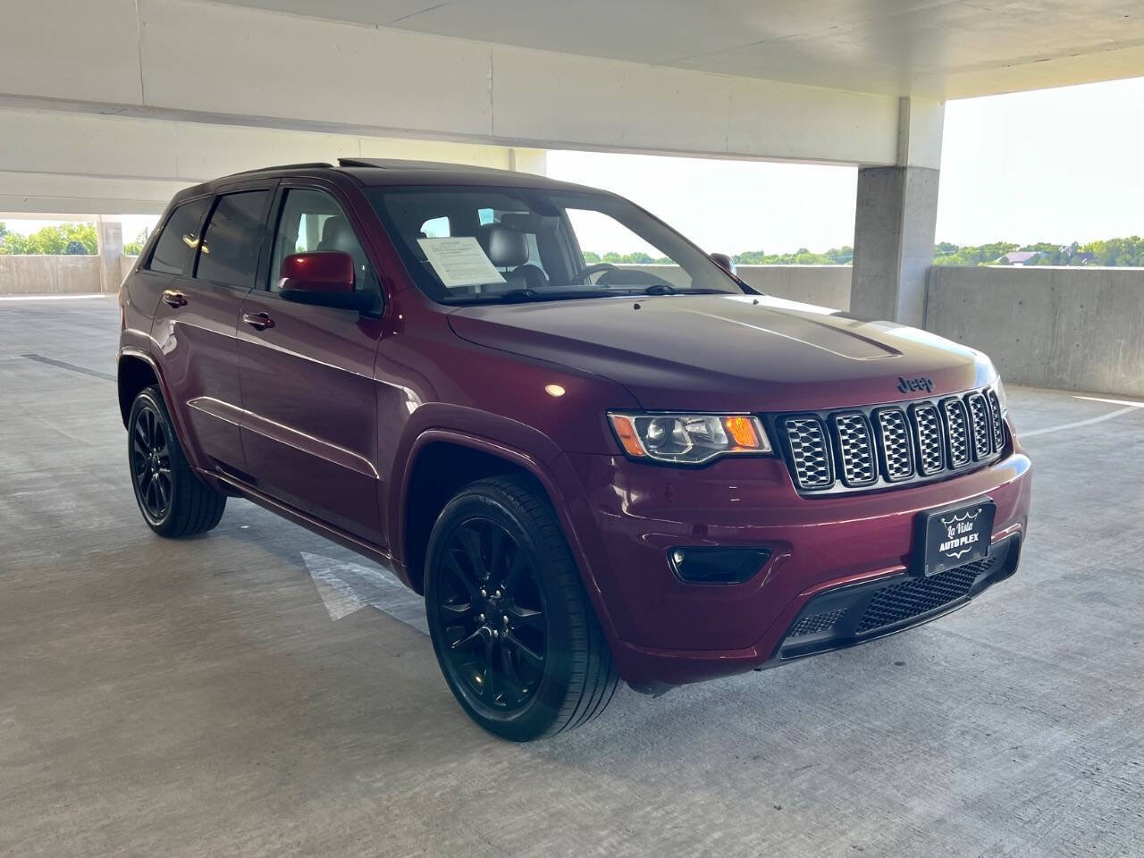 Used 2019 Jeep Grand Cherokee Altitude AWD/4WD image 12