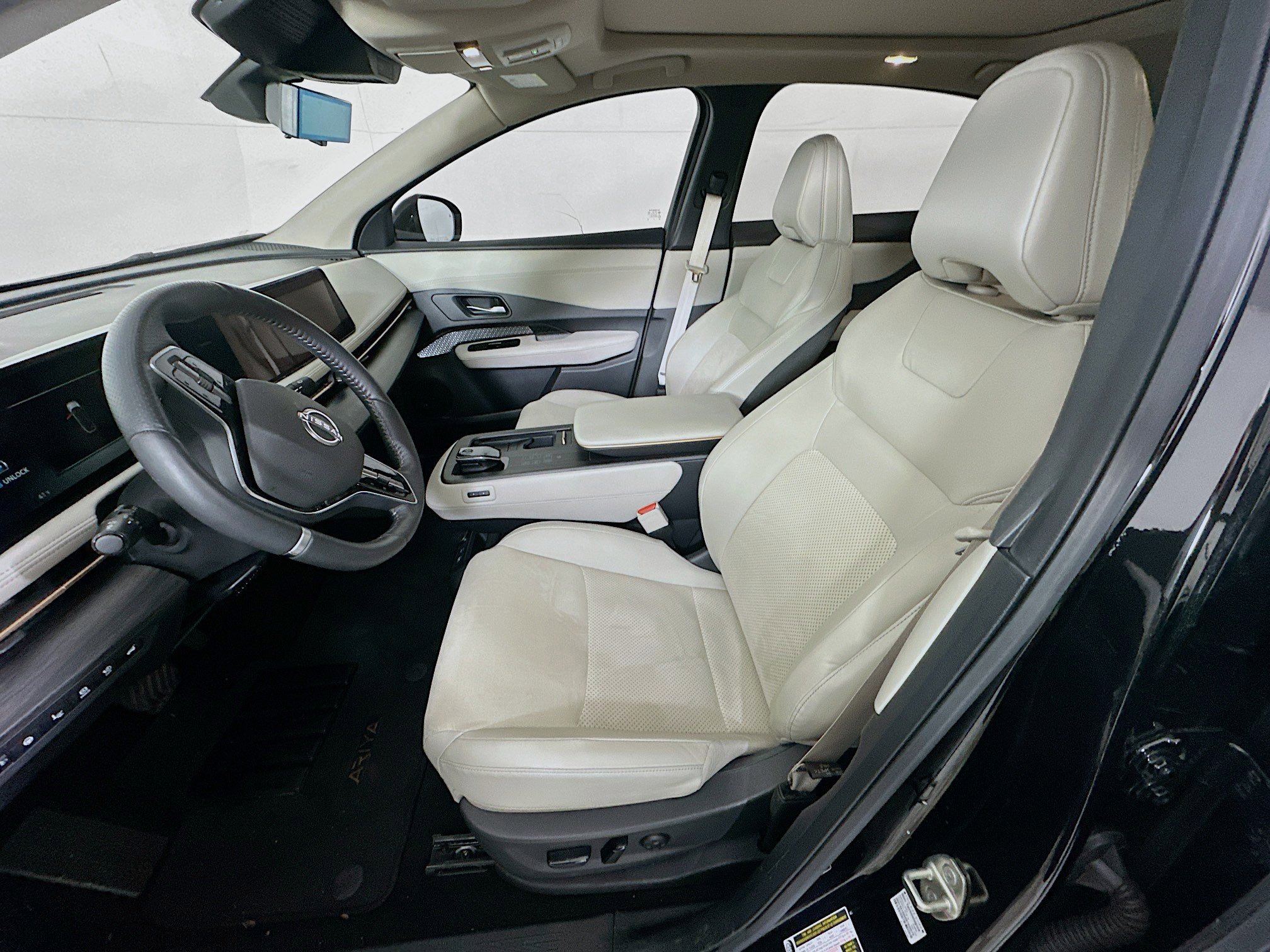 Used 2023 Nissan Ariya FWD image 13