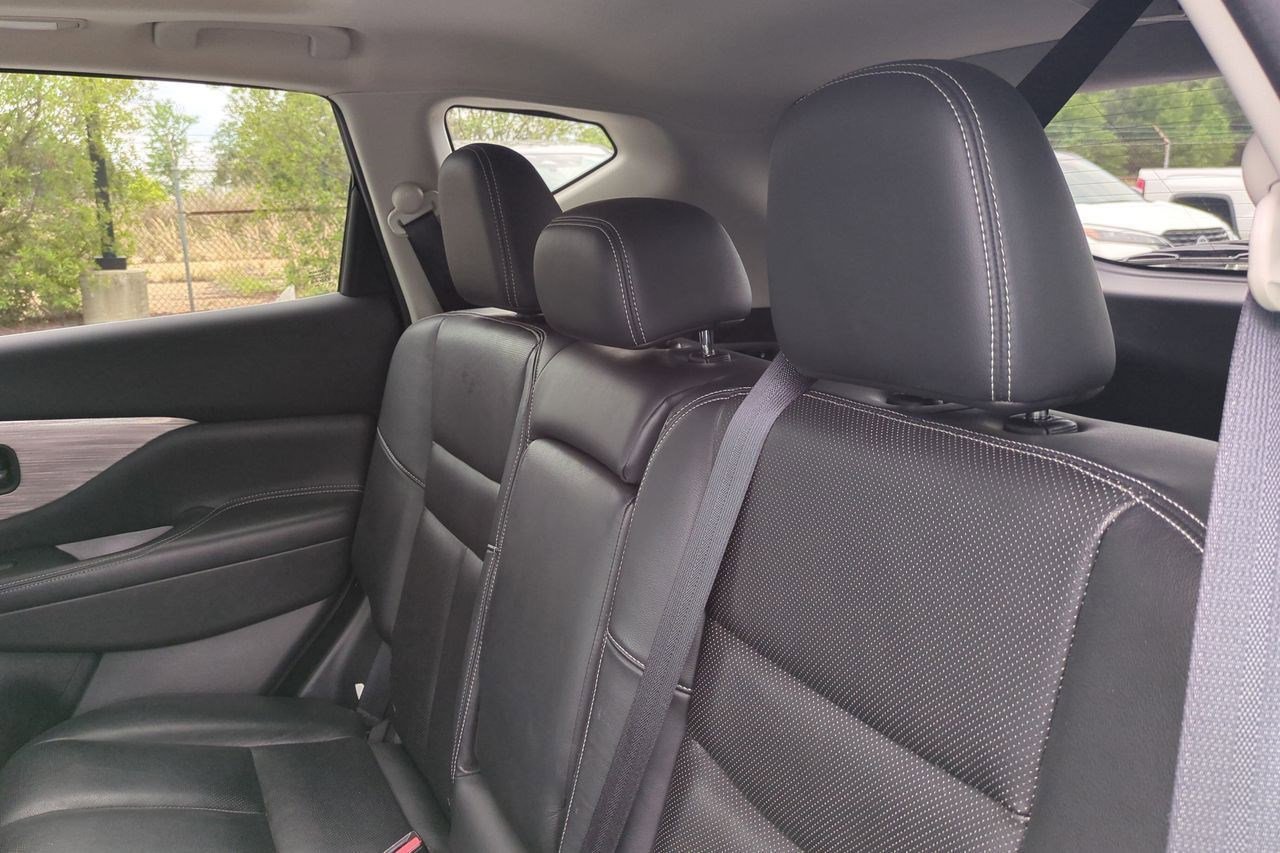 Used 2015 Nissan Murano Platinum w/ Platinum Technology Package AWD/4WD image 32