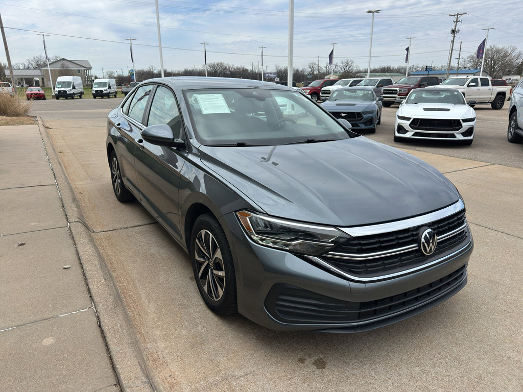 Used 2024 Volkswagen Jetta S image 2