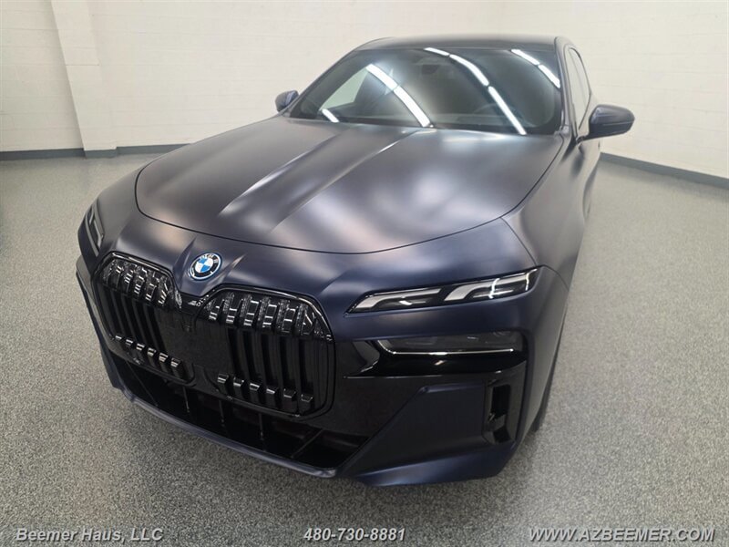 Used 2024 BMW i7 xDrive60 w/ M Sport Package RWD image 2