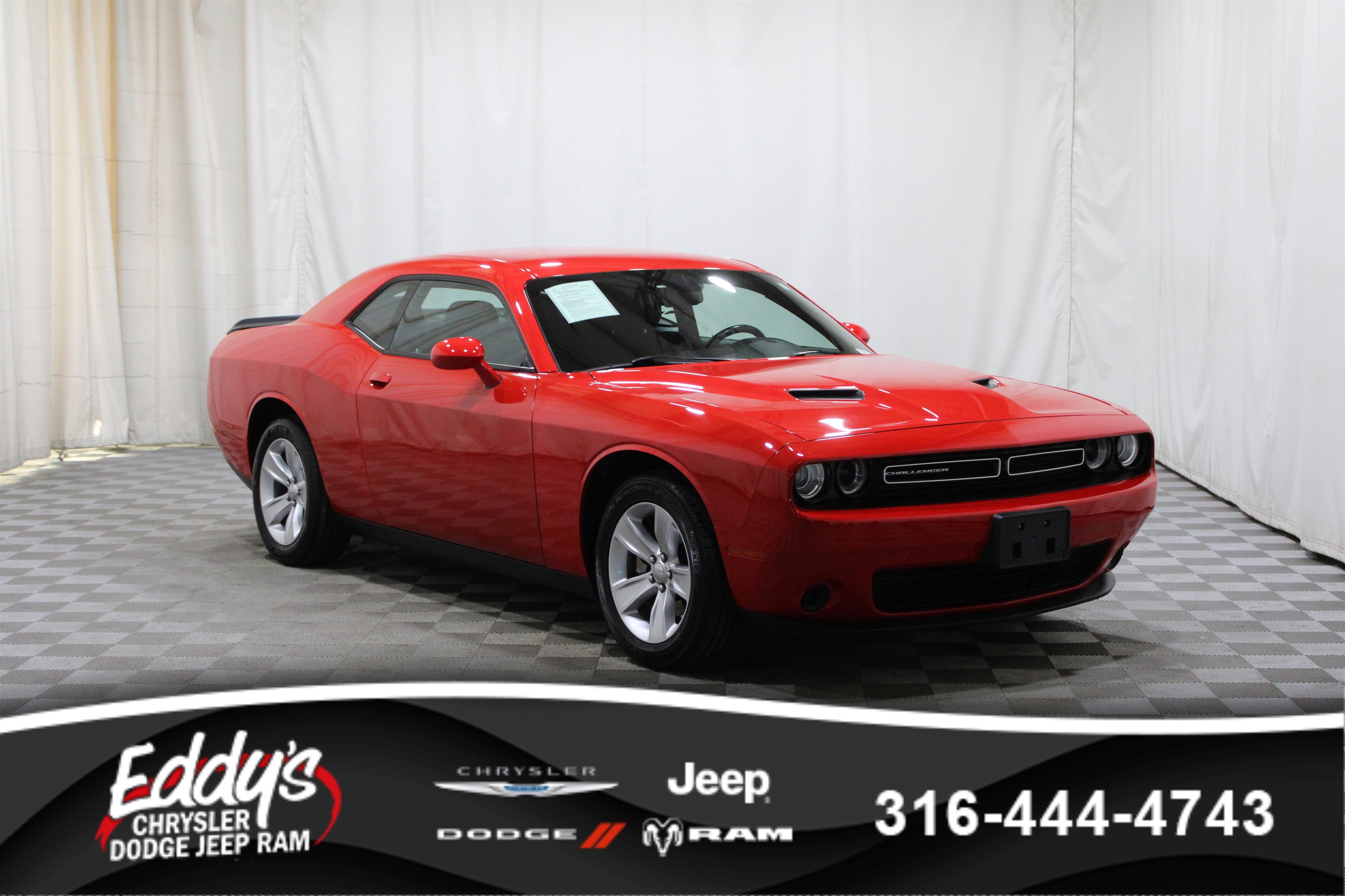 Used 2023 Dodge Challenger SXT image 1