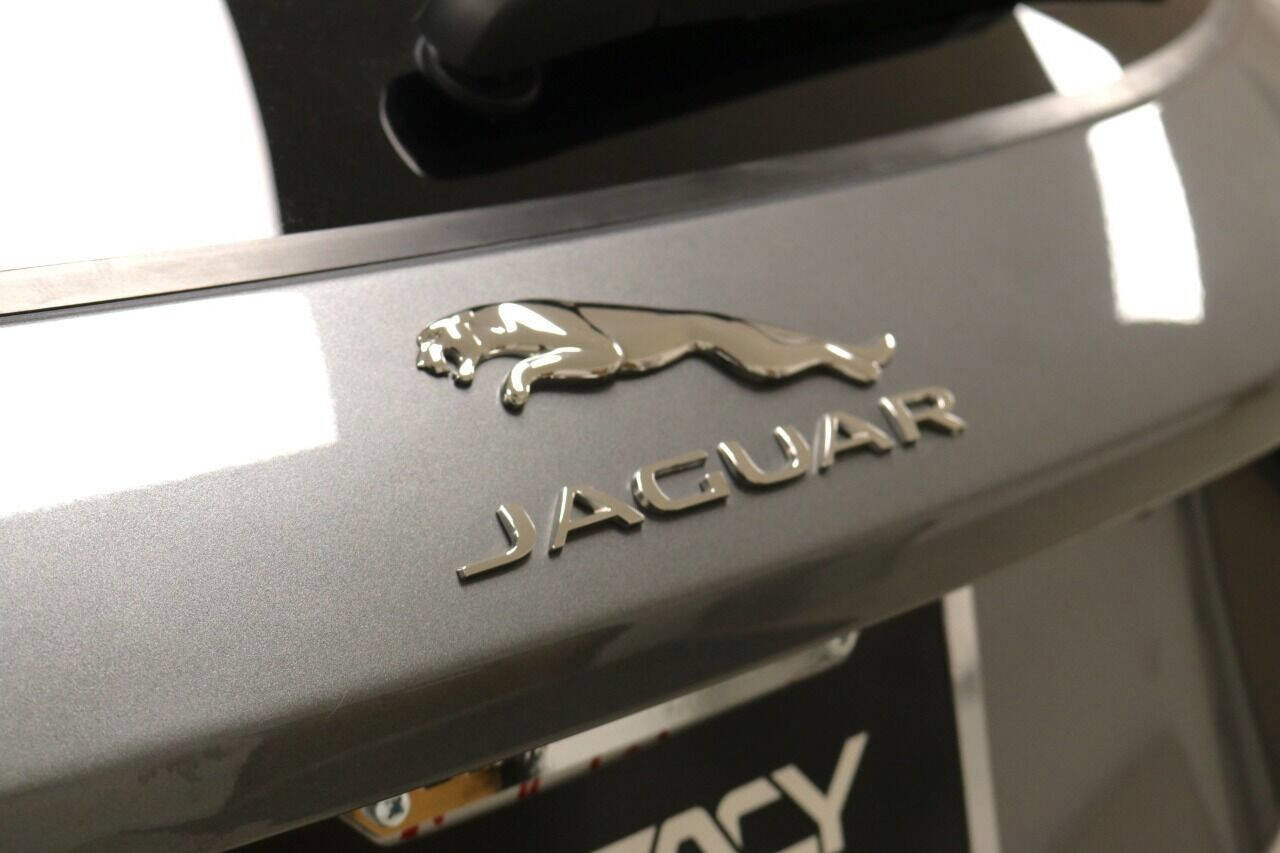 Used 2020 Jaguar E-PACE SE image 95