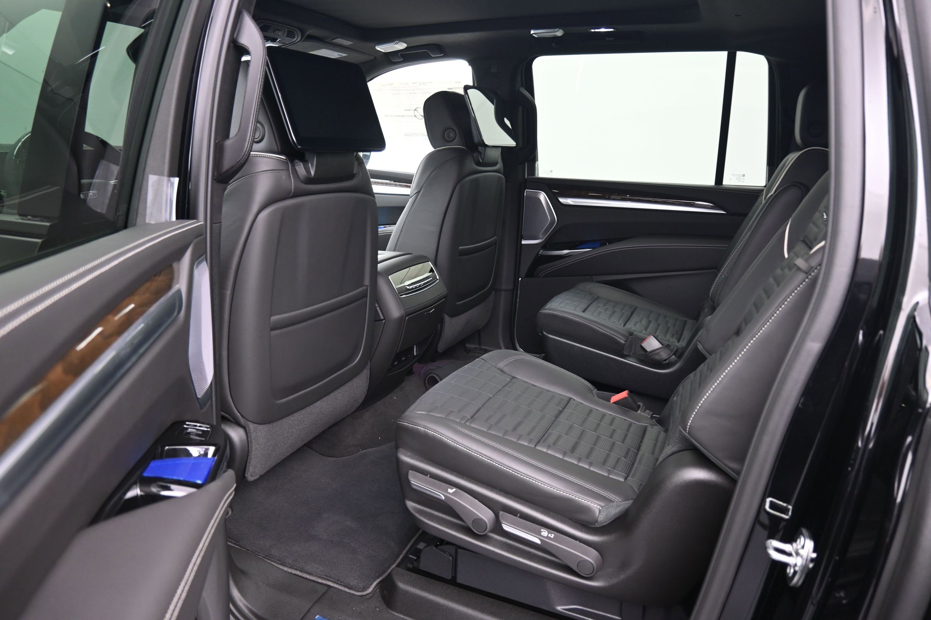 New 2026 Cadillac Escalade ESV Platinum Sport AWD/4WD image 10