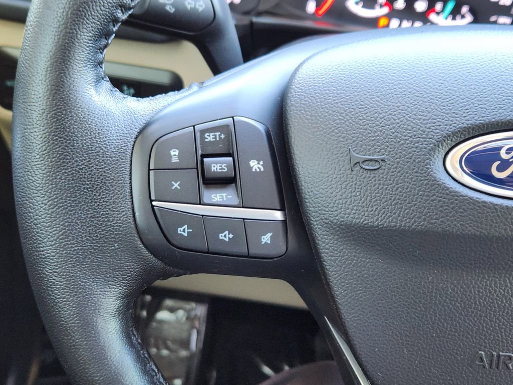 Used 2020 Ford Escape SEL image 17