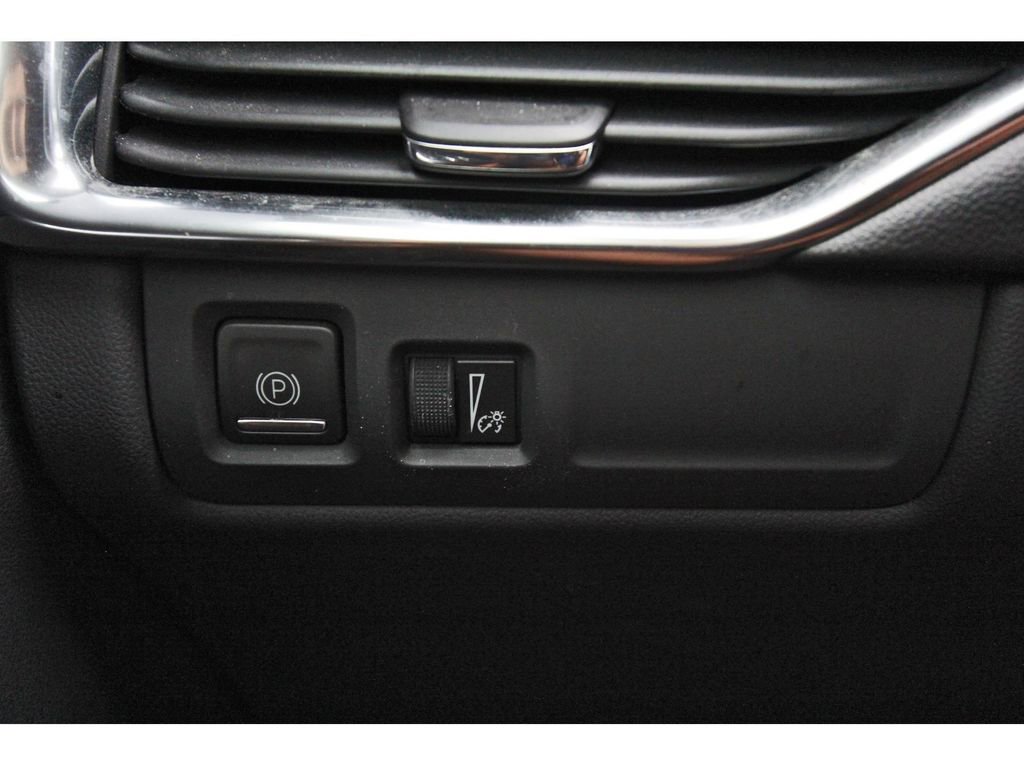 Used 2022 Cadillac XT4 Sport w/ Comfort Package FWD image 19