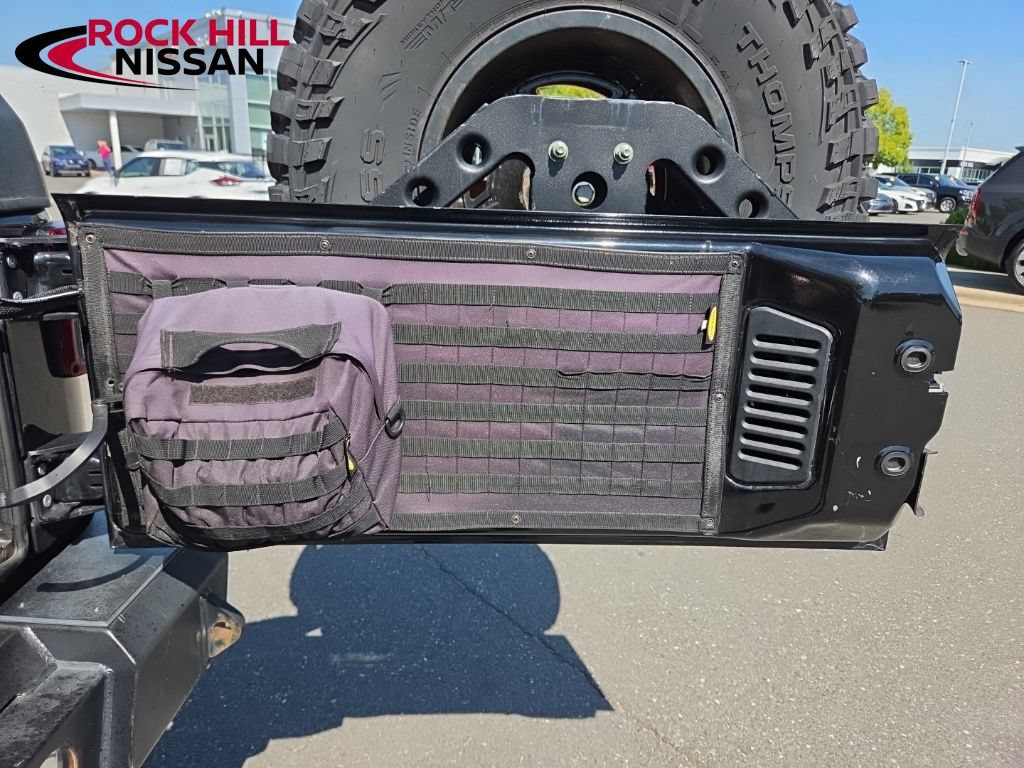 Used 2015 Jeep Wrangler Unlimited Rubicon w/ Connectivity Group AWD/4WD image 33