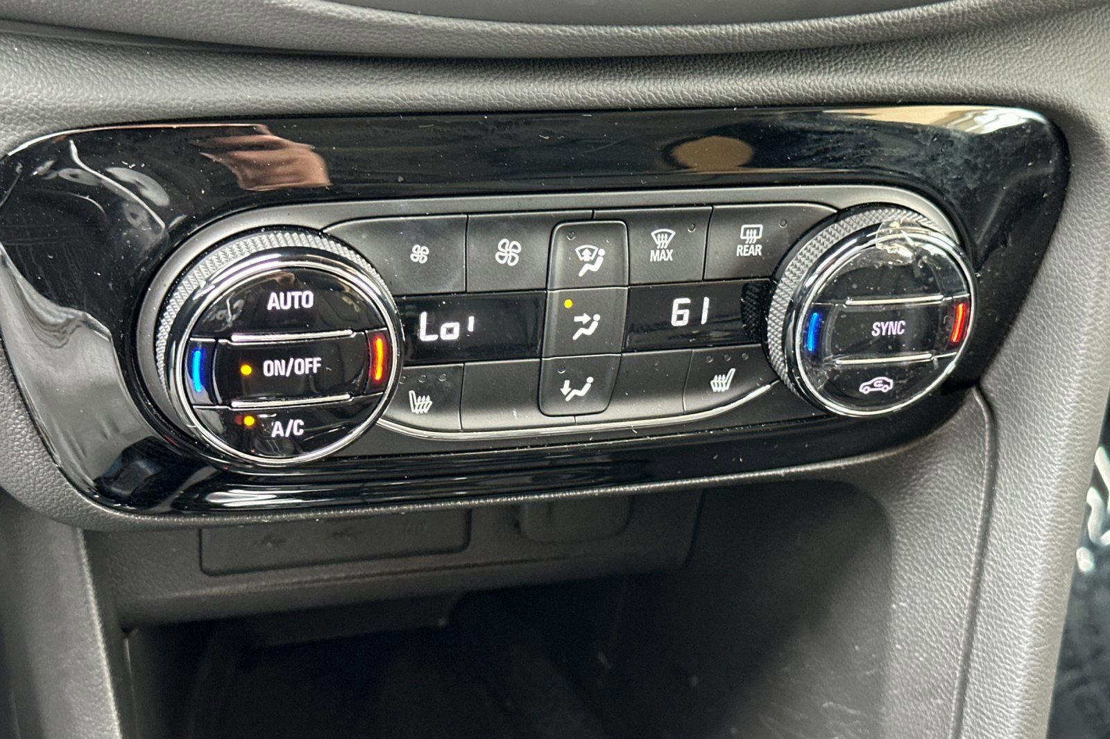 Certified 2023 Buick Encore GX Essence w/ Experience Buick Package image 21