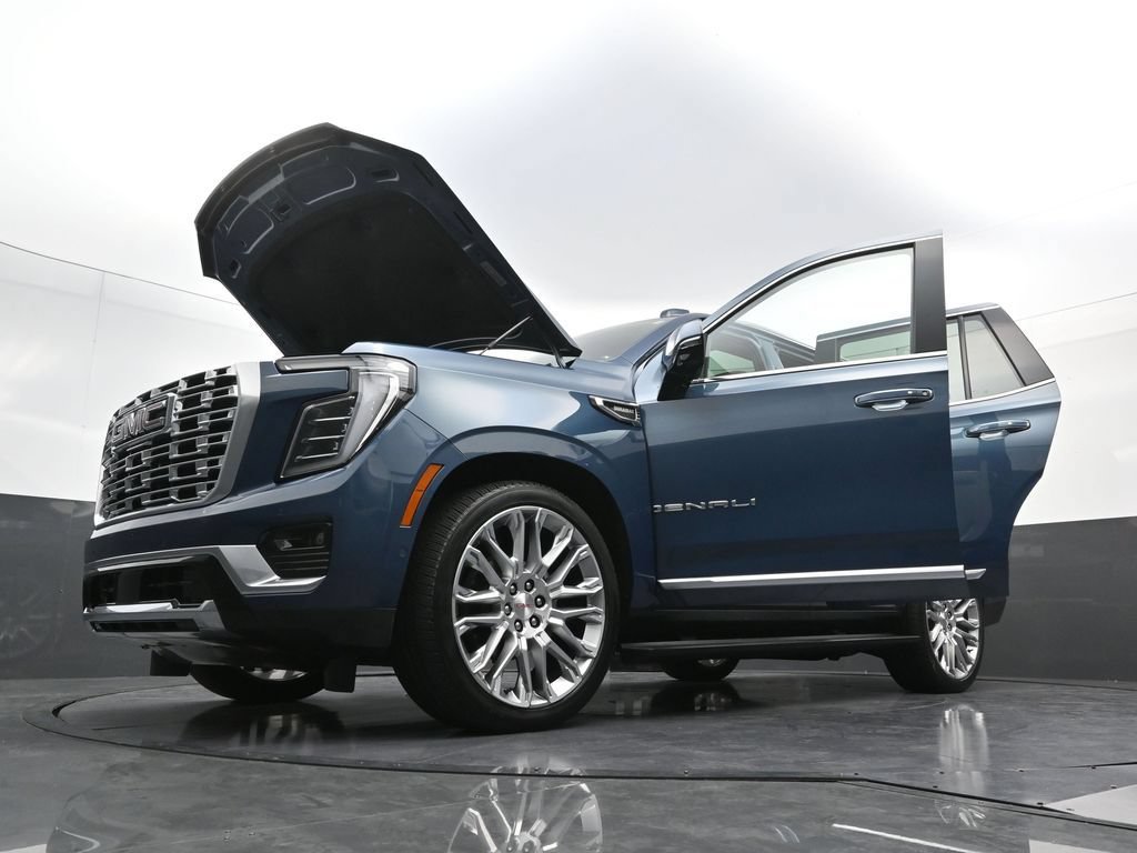 Used 2025 GMC Yukon Denali w/ Denali Reserve Package AWD/4WD image 41