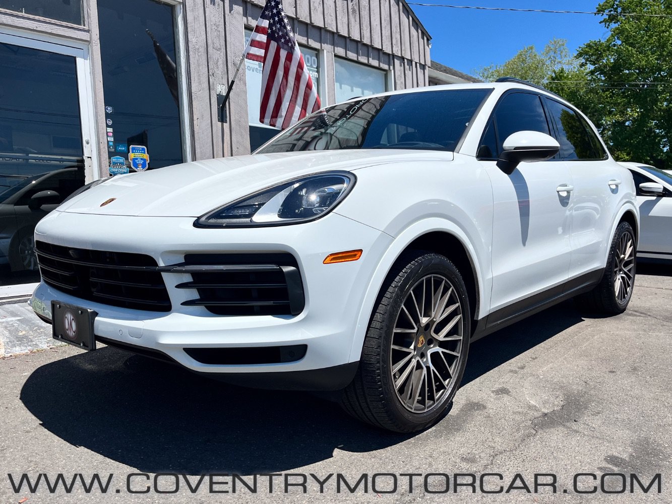 Used 2023 Porsche Cayenne Platinum Edition AWD/4WD image 2