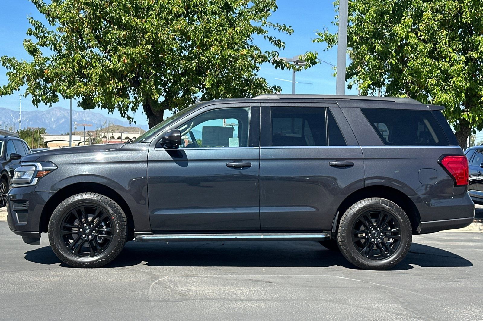 Used 2022 Ford Expedition XLT image 7