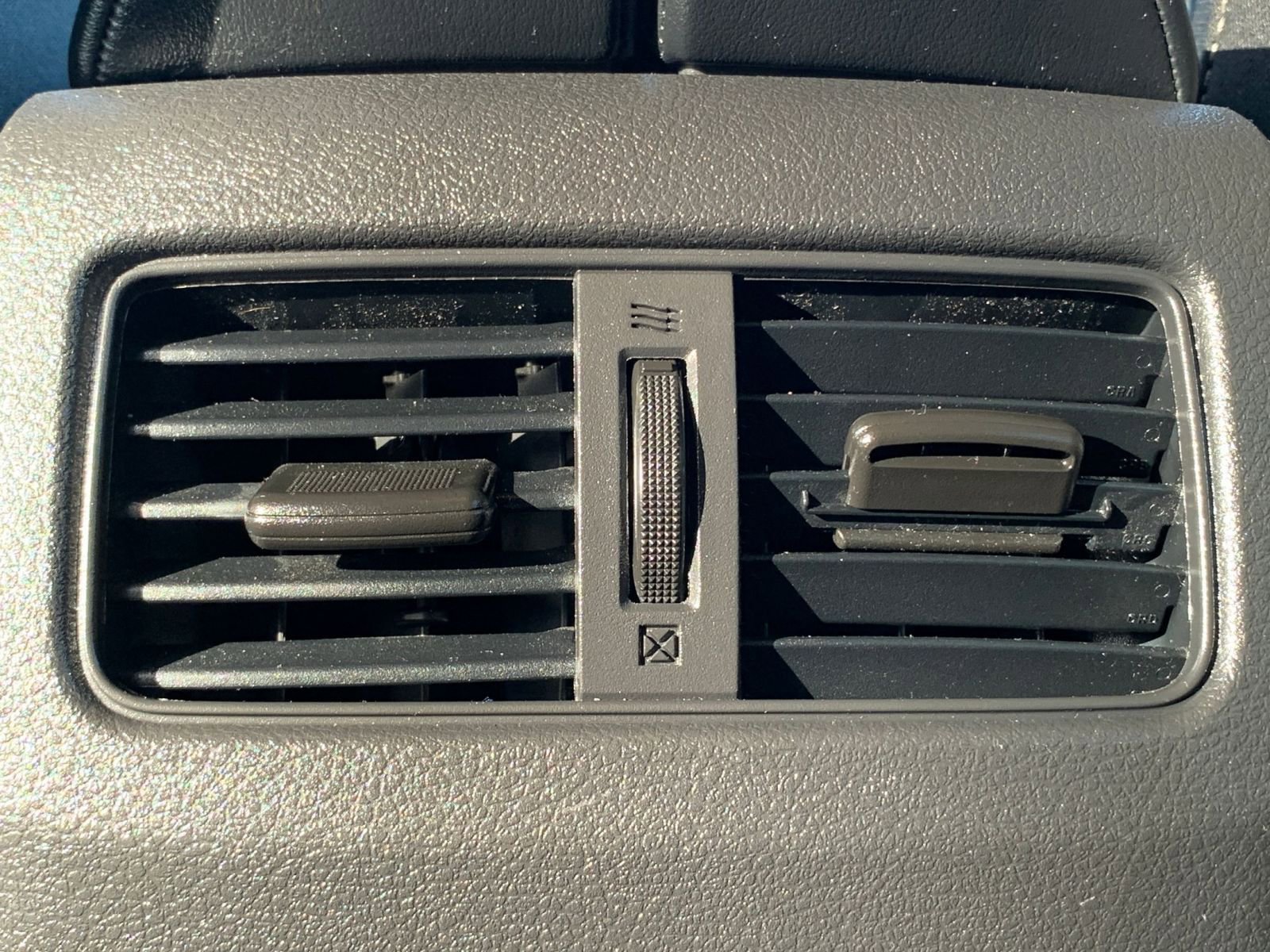 Used 2023 Nissan Rogue S image 23