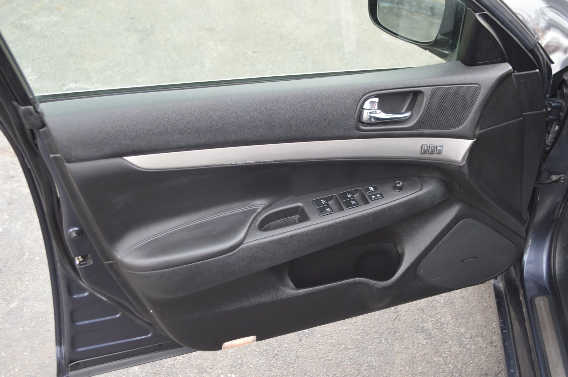 Used 2011 INFINITI G37 x Sedan w/ Premium Pkg image 11