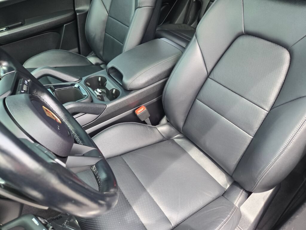 Used 2024 Porsche Cayenne AWD/4WD image 30