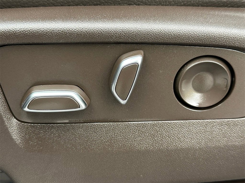 Used 2022 GMC Yukon Denali w/ Max Trailering Package image 24