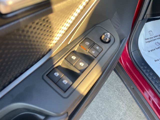 Used 2019 Toyota C-HR LE FWD image 12