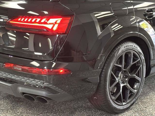Used 2025 Audi SQ7 Premium Plus AWD/4WD image 10