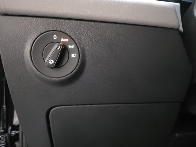 Certified 2022 Volkswagen Taos SE AWD/4WD image 18