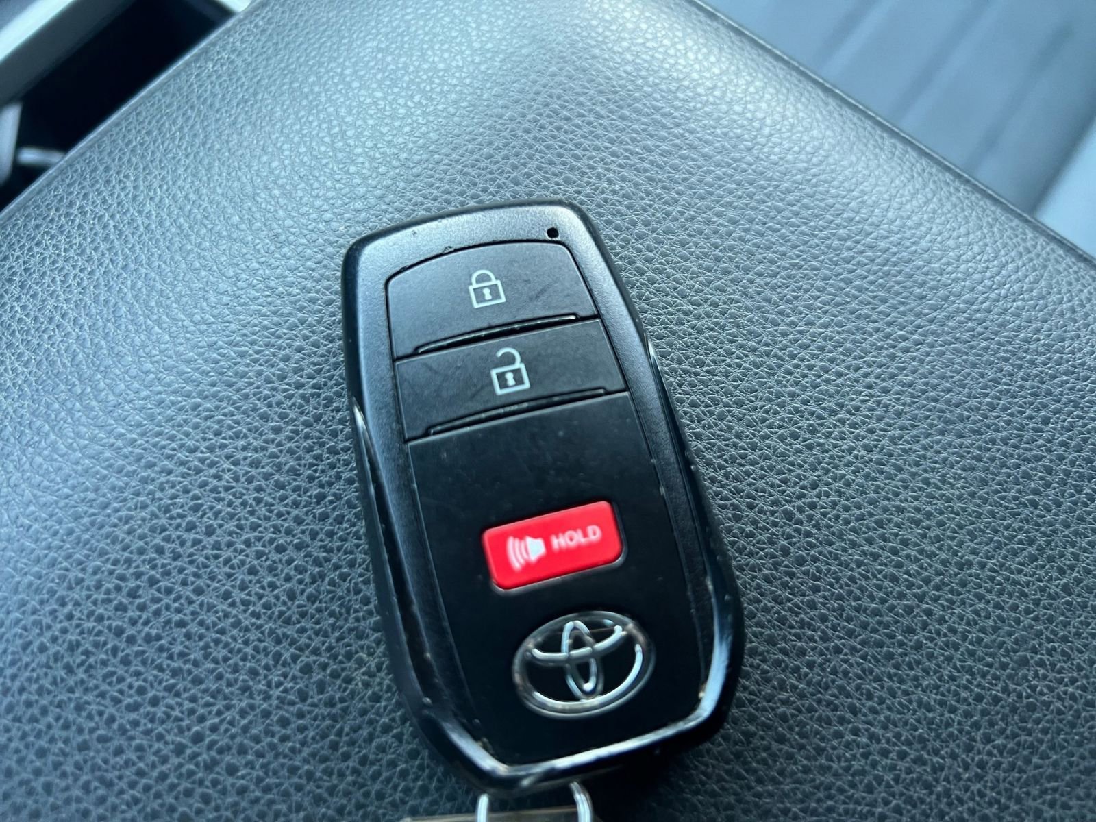 Used 2025 Toyota Tacoma TRD Off-Road image 18